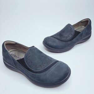 Aravon Women's Slate Gray Slip-On Flats